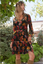 Load image into Gallery viewer, JASMOON FLORE VELVET FIELD TIERED DRESS