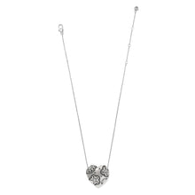 Load image into Gallery viewer, Flora Heart Necklace
