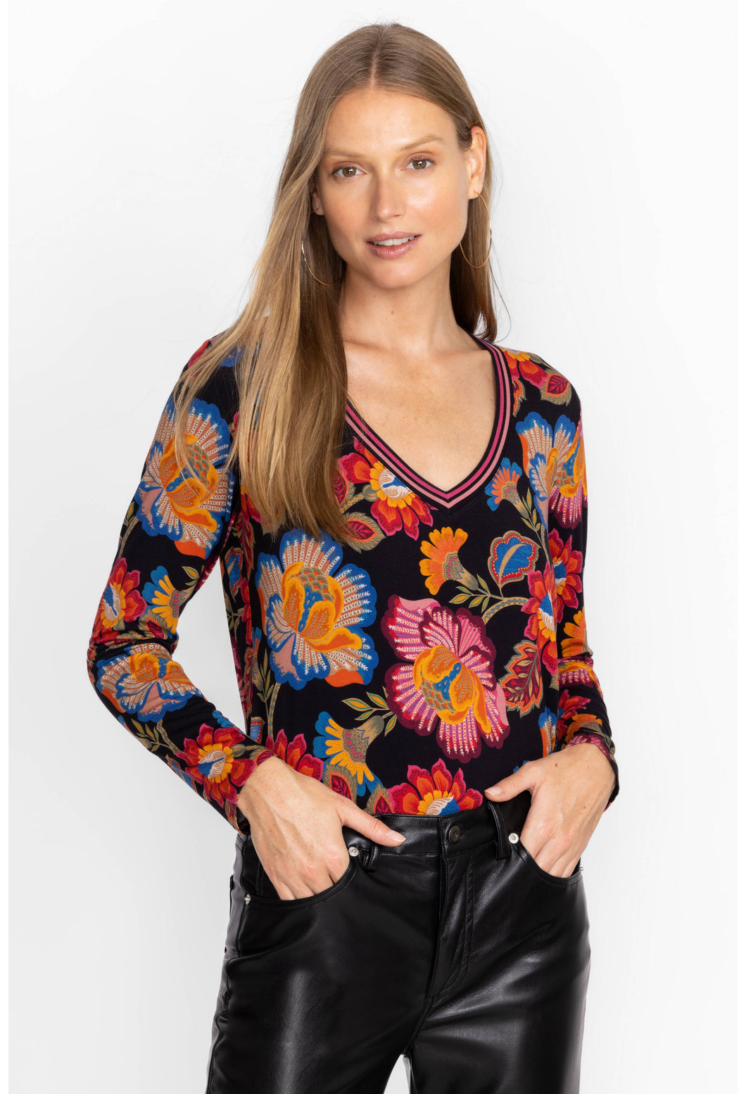 THE JANIE FAVORITE LONG SLEEVE V‑NECK TEE
